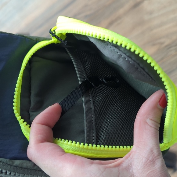 lululemon athletica Navy Blue, Green And Chartreuse Sling Bag. NWOT - Picture 5 of 11